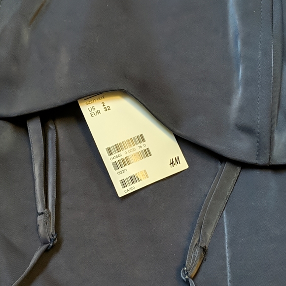 NWT- cute dress from H&M - Picture 3 of 3